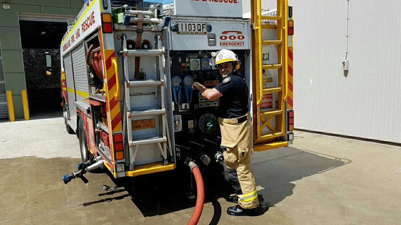 become a firefighter in QLD become a firefighter in QLD Australia